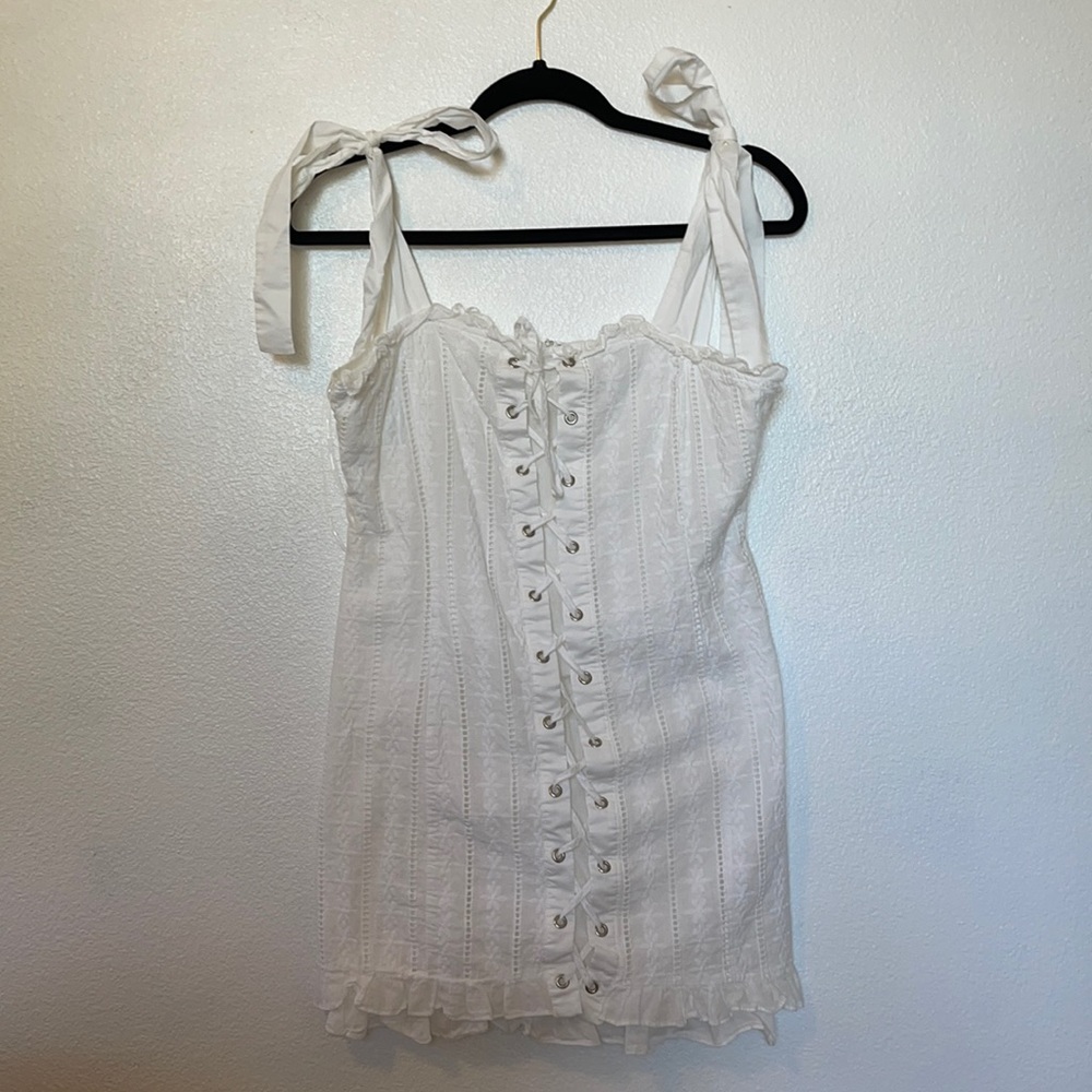NEVER WORN WHITE RUFFLE BRUNCH DRESS